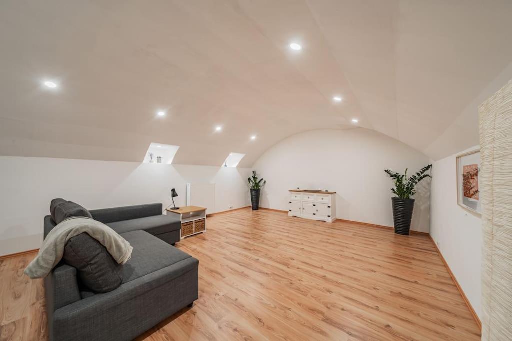 117 M² Near Nussdorferstrasse * Wiedeń